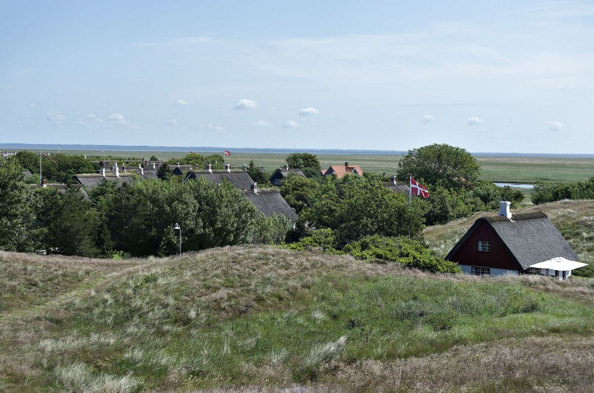 Fremtrædende folk på Fanø får debat om kommunesammenlægning med Esbjerg til at blusse op igen.