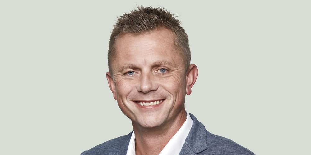 Kertemindes borgmester Kasper E. Olesen (S) har mistet tålmodigheden med de af hans borgmesterkolleger, som ikke vil levere de nødvendige besparelser for at sikre overholdelse af den samlede service- og anlægsramme.  Han truer derfor med at droppe planlagte besparelser, hvis ikke der opnås enighed blandt kommunerne.