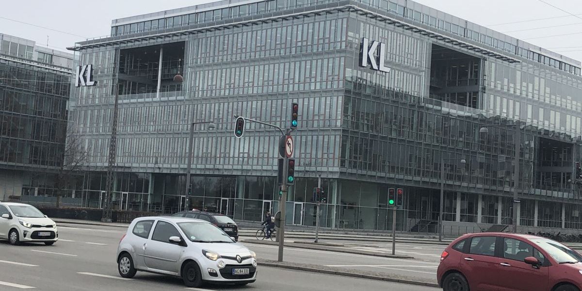 Borgmestrene fik i dag skåret den forventede overskridelse af service- og anlægsrammerne ned til cirka 1,4 milliard kroner. Dermed stiger tiltroen til, at det vil lykkes kommunene at overholde økonomiaftalen med regeirngen.