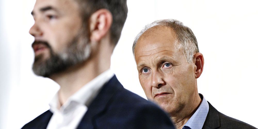 KL's næstformand Martin Damm (t.h.) førte i går taktstokken, mens formanden Jacob Bundsgaard havde travlt med at få sit eget budget i Aarhus på plads.