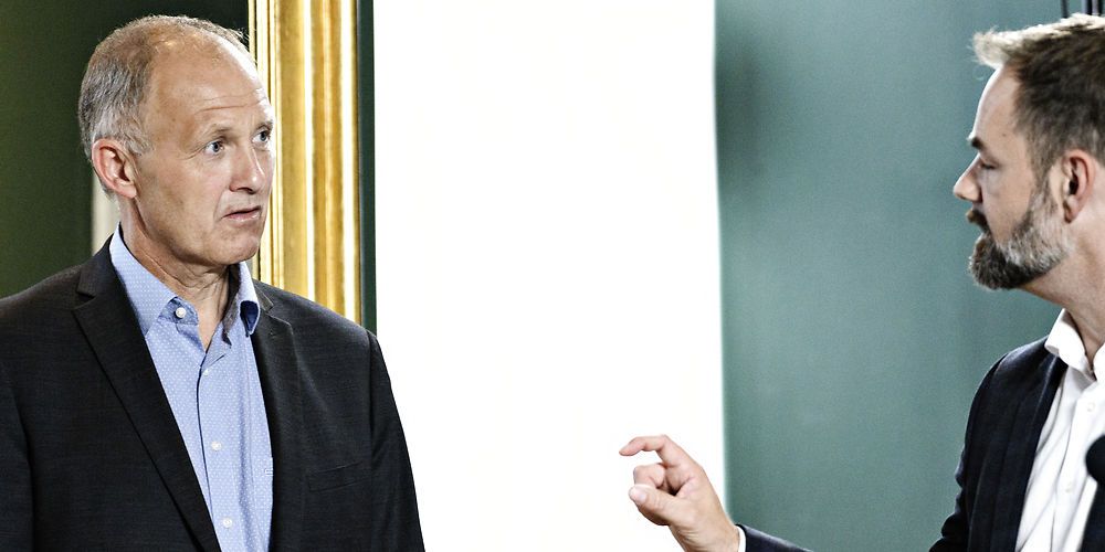 KL's formandskab beder landets byråd om ikke alene at se på behovene for service og anlæg, men også erkende at kommunerne skal overholde de rammer, som regeringen har udstukket.