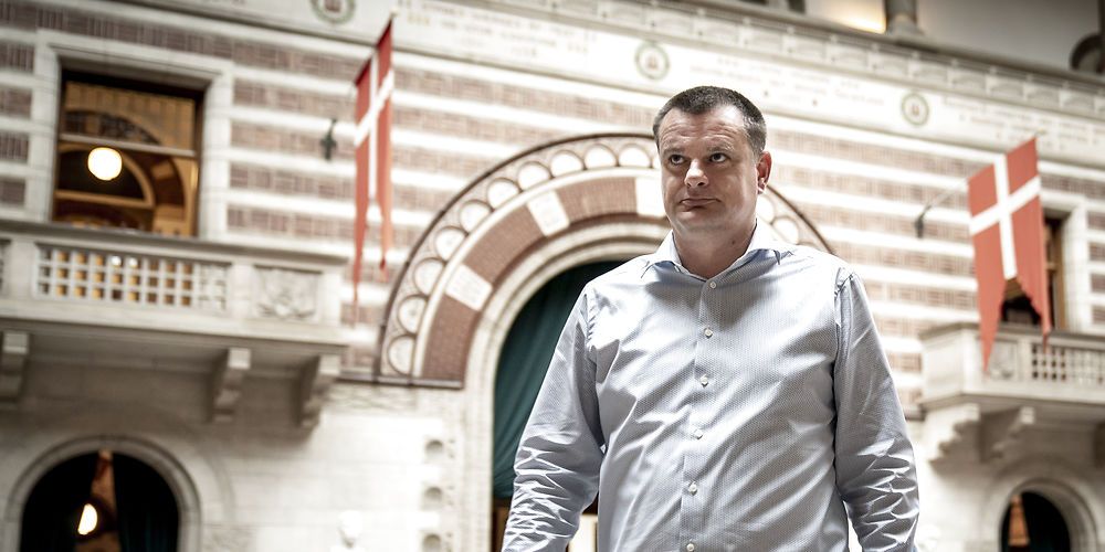 Københavns Kommune har med overborgmester Lars Weiss (S) i spidsen indgået en budgetaftale, hvor man fastholder et højt service- og anlægsniveau. Politikerne er klar over, at den ikke nødvendigvis holder i KL.