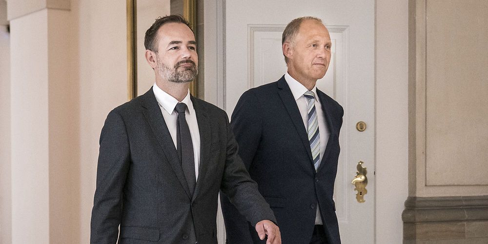 Venstreborgmester Martin Damm (T.h.) er næstformand for KL, her ses han sammen med formanden fra KL Jacob Bundsgaard (A), der er borgmester i Aarhus. Begge kommuner overholder servicerammen.