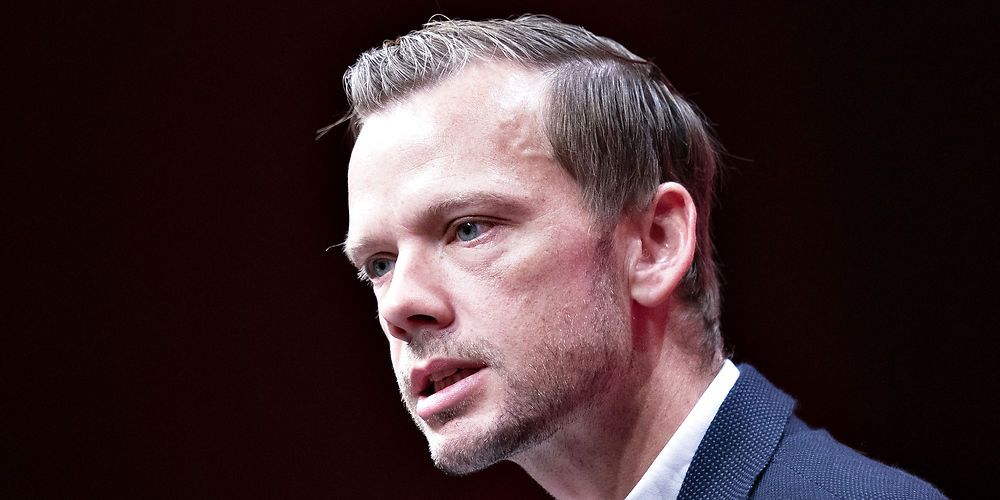 Peter Hummelgaard (S), beskæftigelsesminister, har præsenteret et udspil om 20.000 nyttejob til 200 mio. kroner pr. år, men de regner kun med at få 250 i arbejde, hvilket vil give en stykpris på to mio. kr. for at få én i arbejde.