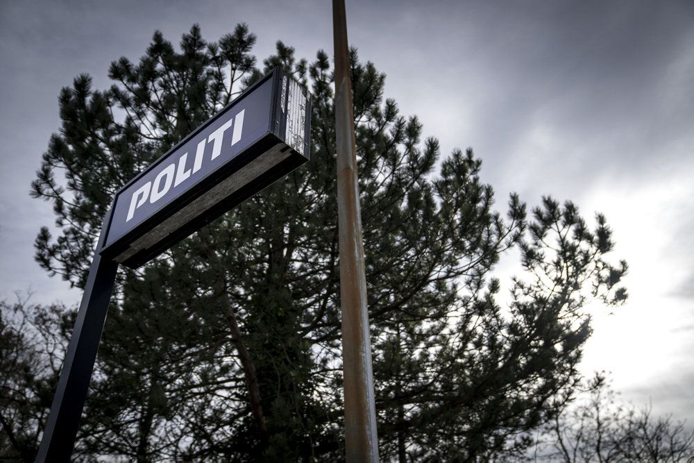 En ny nærpolitistation åbner mandag i Esbjerg med i alt syv betjente og 15 timers fast ugentlig åbningstid.