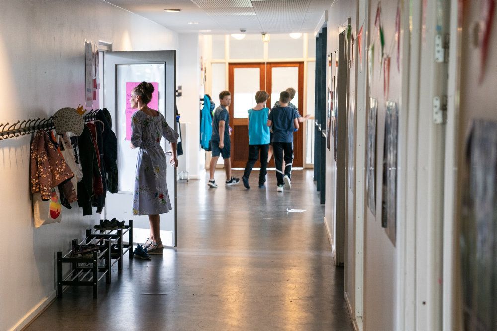 Det giver skoleledere sved på panden at identificere de nære kontakter til coronasmittede elever.