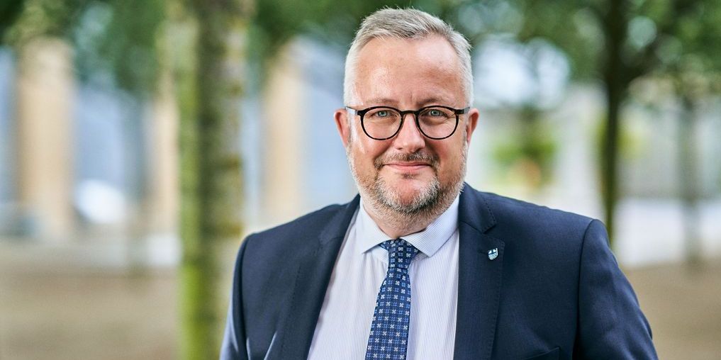 Nu skal man i KL-regi i gang med noget "sjælemassage" for at overholde økonomiaftalen med regeringen, konstaterer borgmester Søren Steen Andersen (V), Assens Kommune.