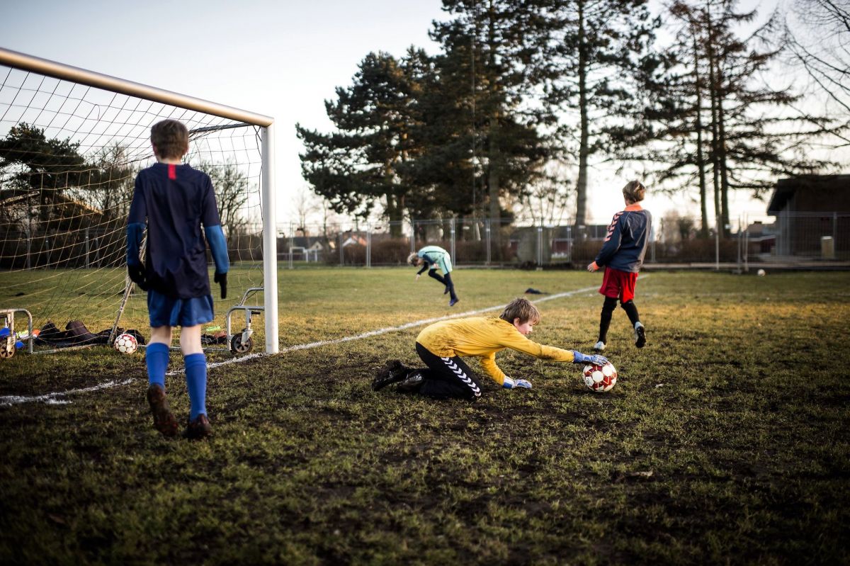 Der er store kommunale forskelle på, hvor mange fodboldbaner og andre idrætsfaciliterer der er til rådighed pr. indbygger.