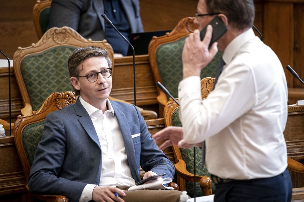Venstre har tidligere stemt nej til modregning af borgmestres eftervederlag, men nu siger partiets politiske ordfører, Karsten Lauritzen, at man bør stramme op på området.