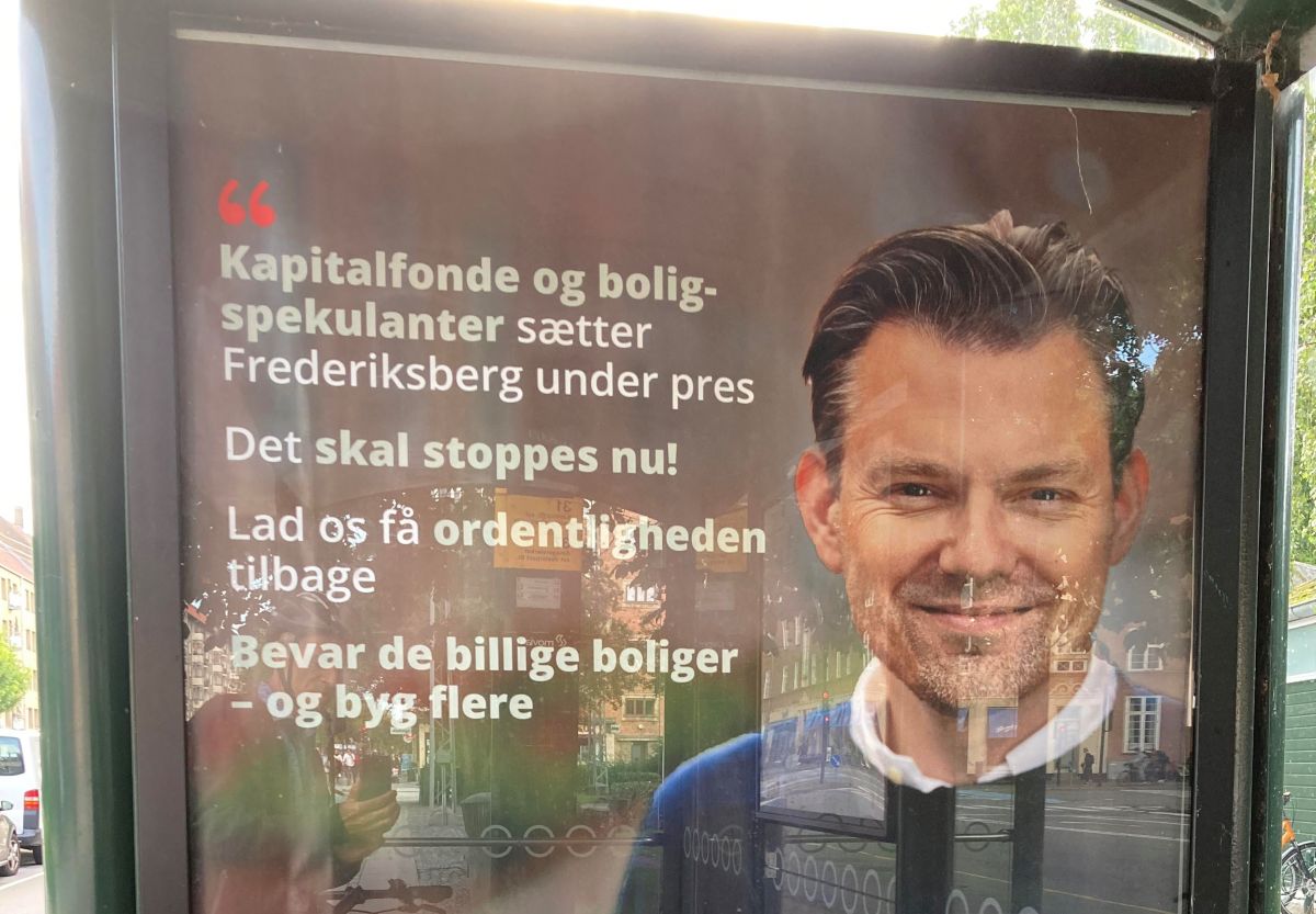 Når Socialdemokratiets spidskandidat på Frederiksberg Michael Vindfeldt går til angreb mod boligspekulanter er det uden tvivl en stikpille til borgmester Simon Aggesen (K). Han er blevet kritiseret for boligspekulation.