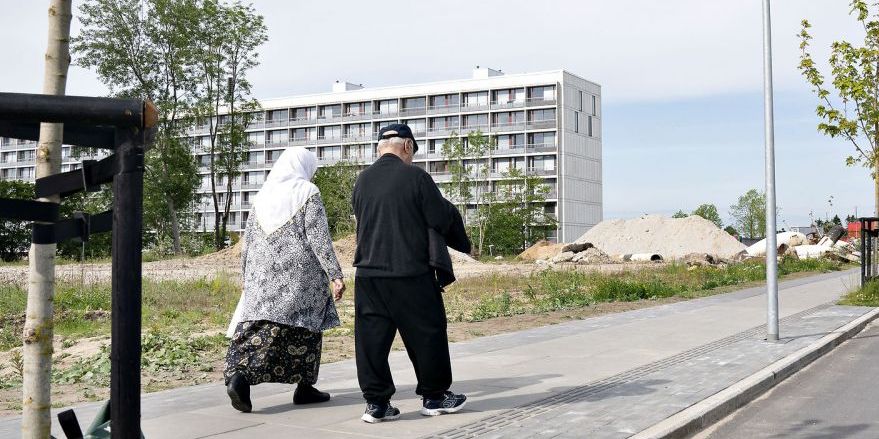 Det er kun omkring socialt udsatte boligområder som Gellerupparken i Aarhus, at indvandrerproblematikken for alvor kan rykke stemmer til et kommunalvalg. Men der er også andre måder at gribe integrationsdebatten an, mener Lars Larsen fra konsulentvirksomheden LG Insight.