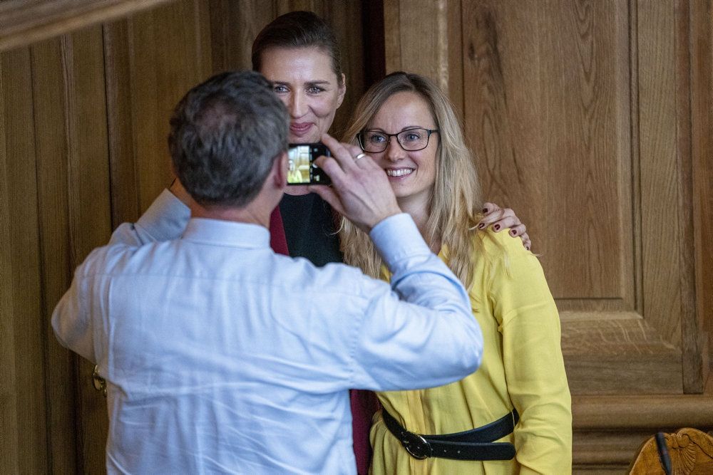 Tanja Larsson (S), der her ses under Folketingets åbningsdebat i 2019, har trukket sig som boligordfører for sit parti. Det sker, efter at Ekstra Bladet har bragt flere afsløringer om hendes boligforhold. (Arkivfoto)