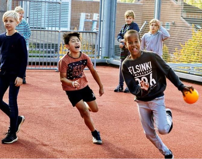 Al fremtidig udvikling af folkeskolen bygge på to grundsten med fokus på elever og medarbejdere, mener KL.