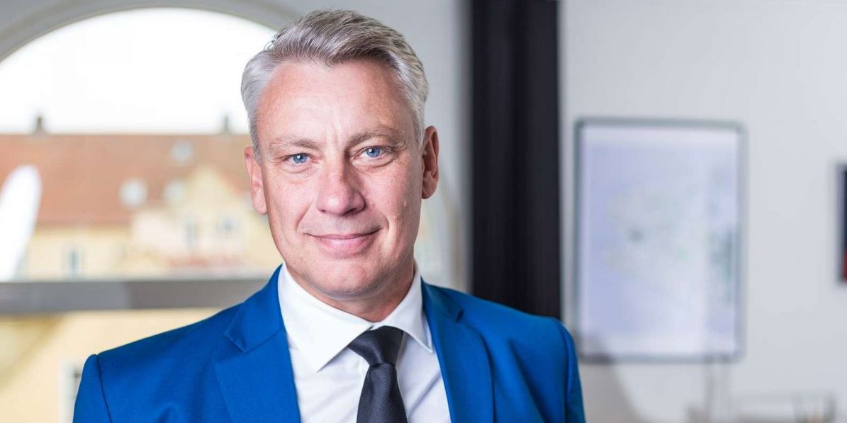 Borgmester Holger Schou Rasmussen (S) kommer til at rende indenrigsministeren på dørene for at finde en mere permanent løsning på Lollands store økonomiske udfordringer.