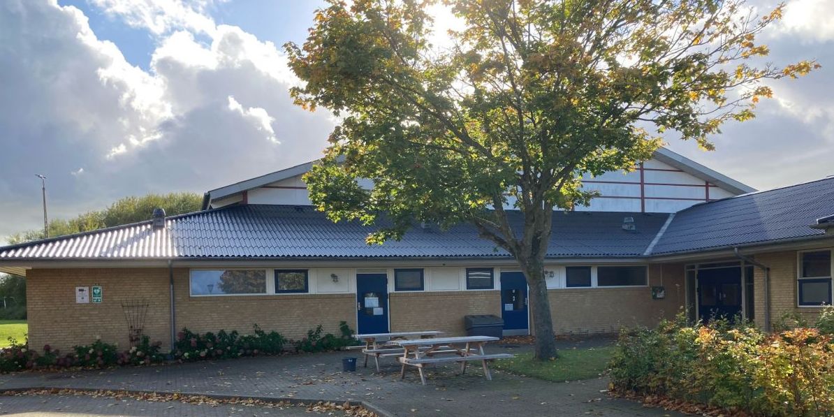 Fremover bliver der masser af aktivitets- og legeredskaber i hallen i Holme-Olstrup, som borgerne kan låne kvit og frit. Projektet har fået 50.000 kroner fra borgerbudgettet.