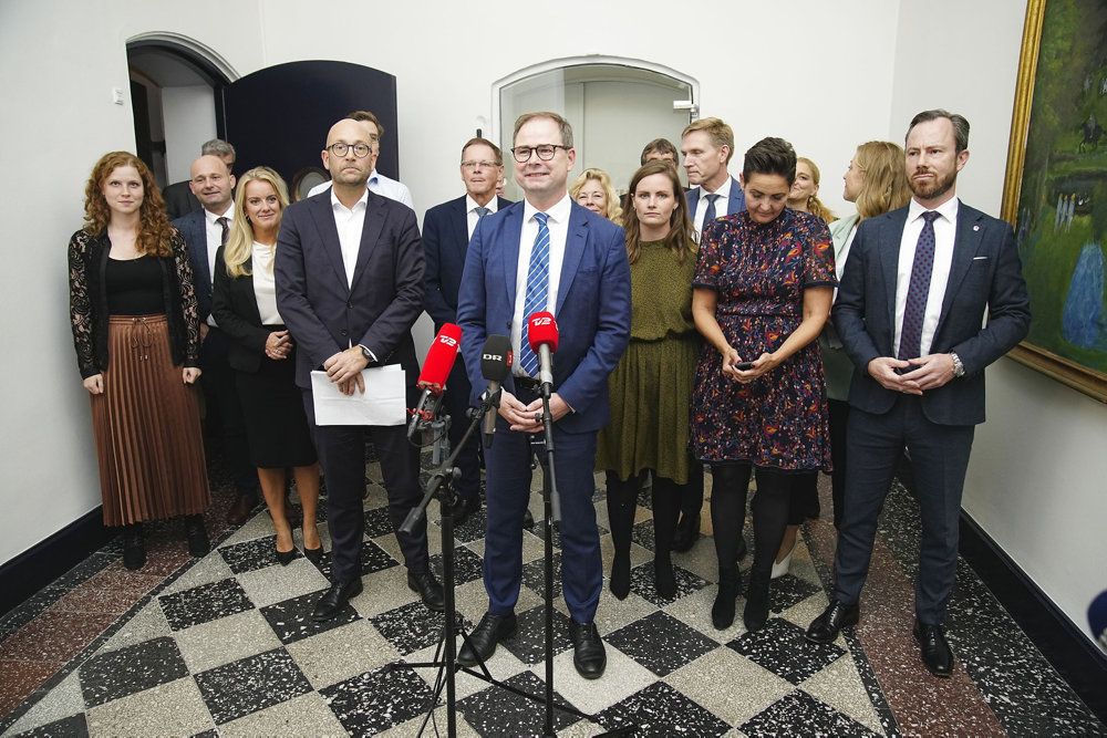 Regeringen og alle Folketingets partier minus Alternativet kunne mandag aften præsentere en aftale for klima- og kvælstofreduktioner i landbruget efter månedsvis med forhandlinger.