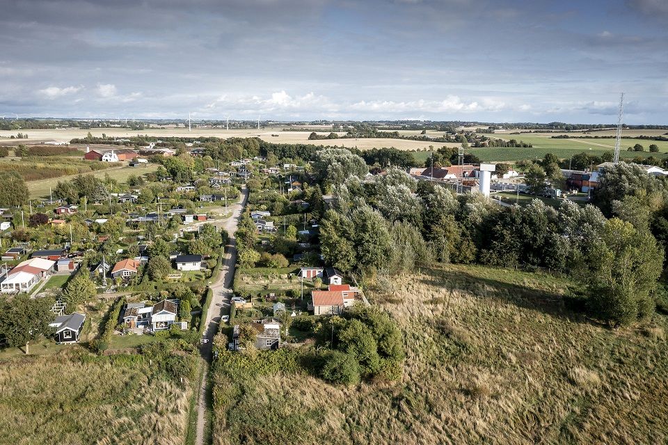 Forsvarsministeriet sørgede ikke for, at spredningen af PFOS-forureningerne blev stoppet, eller at der blev sat oprensning i værk.