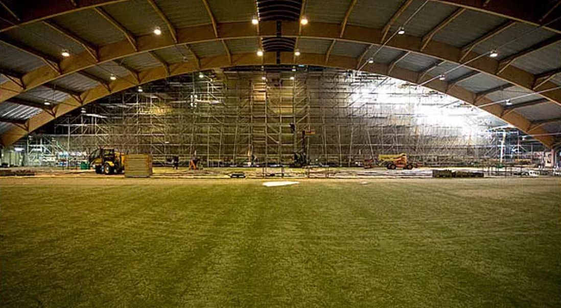 Hafnia Hallen i Valby har gennemgået en større renovering. Men det kniber med andre anlæg og haller.