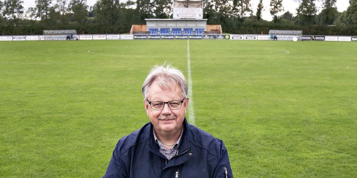 Borgmesteren i nordjyske Jammerbugt Kommune, Mogens Christen Gade (V), bliver kritiseret af eksperter for sin håndtering af privat byggesag.