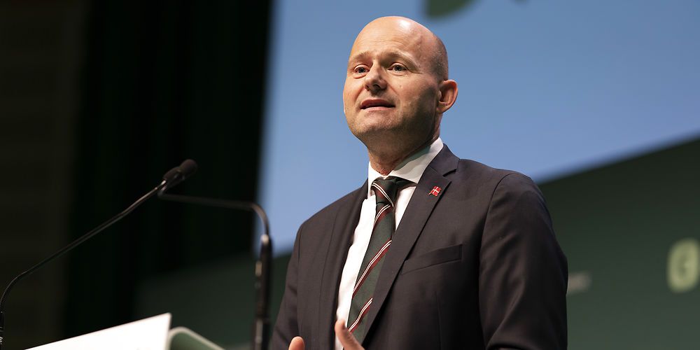 Det Konservative Folkeparti har med formand Søren Pape Poulsen i front lanceret et sundhedsudspil uden at afsløre, hvor meget det vil koste. Ifølge partiet skal kommunerne varetage flere sundhedsopgaver.