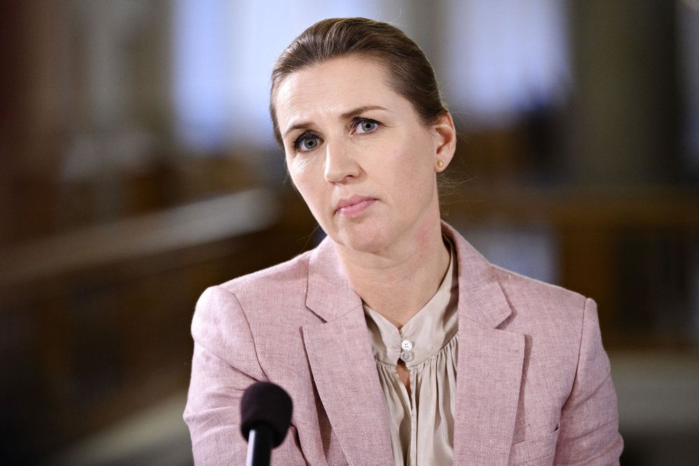 Statsminister Mette Frederiksen (S) taler med pressen. (Arkivfoto).
