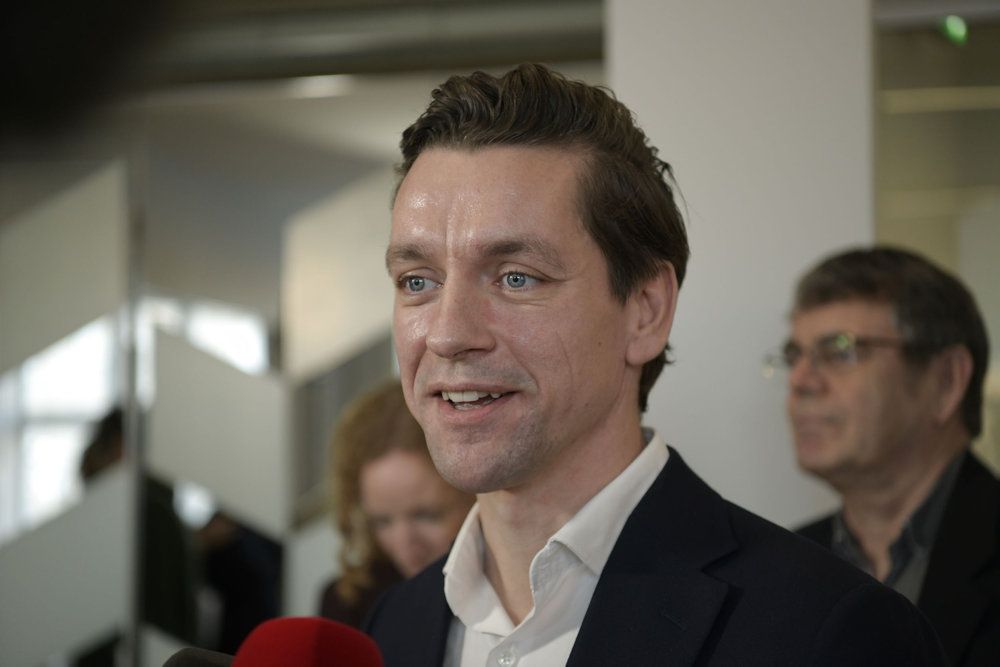 Indenrigs- og boligminister Kaare Dybvad (S) præsenterede fredag en boligaftale, der blandt andet skal sikre flere meget billige boliger.