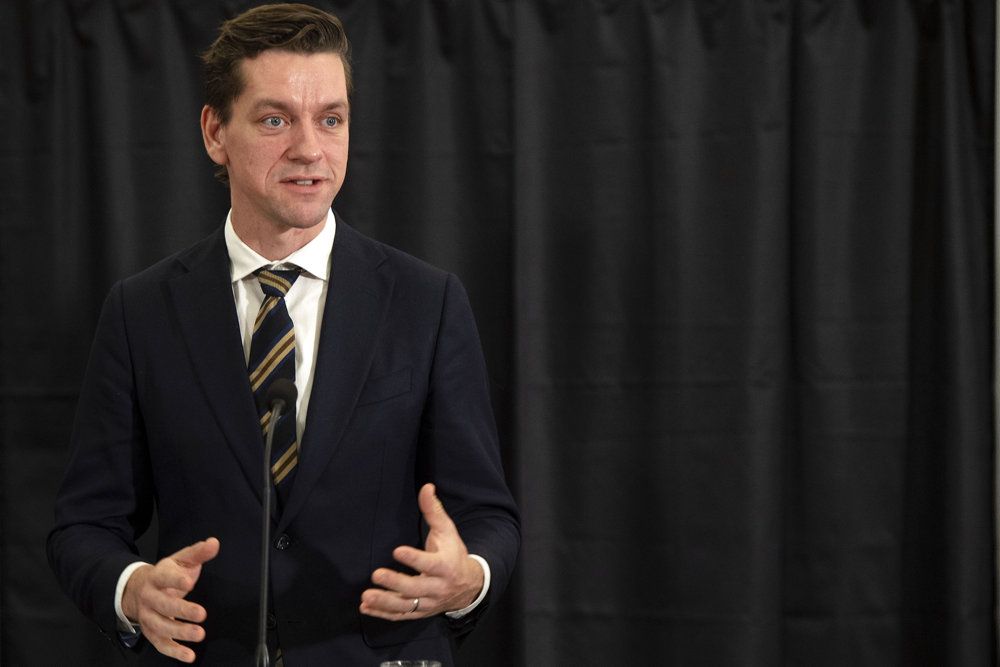 Indenrigs- og boligminister Kaare Dybvad Bek (S) kunne mandag offentliggøre en aftale, som han har indgået med alle Folketingets partier om levende landsbyer. (Arkivfoto)