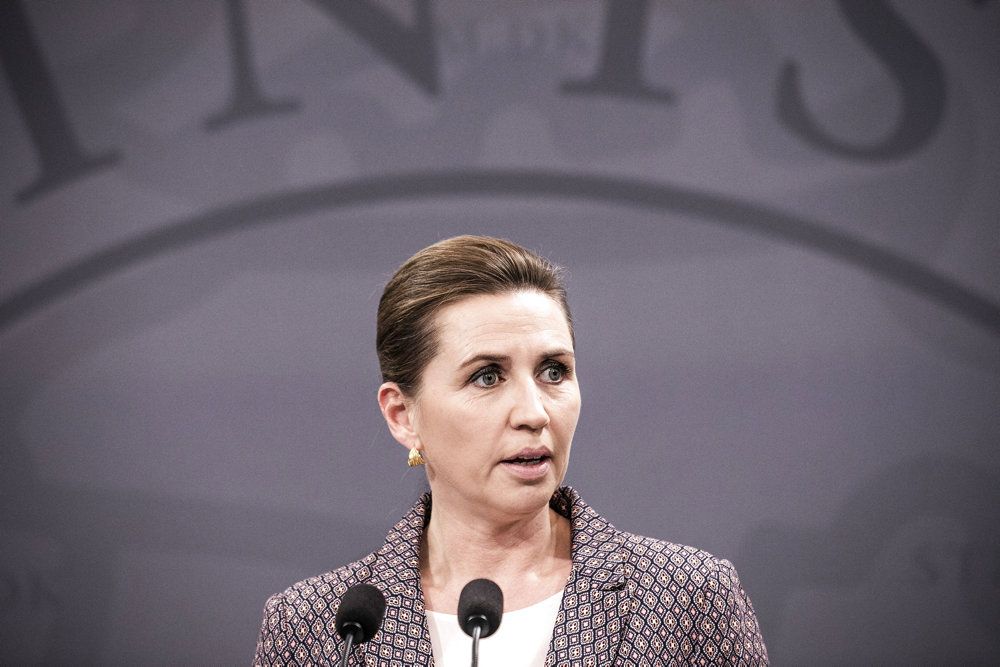 Statsminister Mette Frederiksen holdt pressemøde om coronasituationen i Spejlsalen mandag.