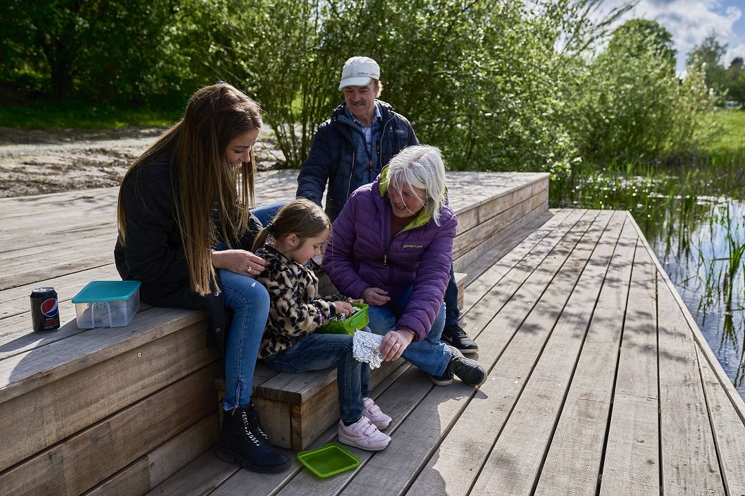 De, der har en daglig gang i naturen, også oplever betydelig større livskvalitet end dem, der sjældent eller aldrig bruger naturen. Det viser en ny undersøgelse fra Realdania og Bolius.
