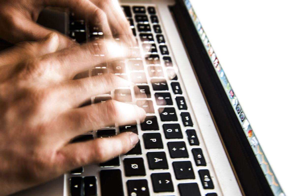 Hver tredje borgmester i landet har fået lækket deres private adgangskode til internettet.