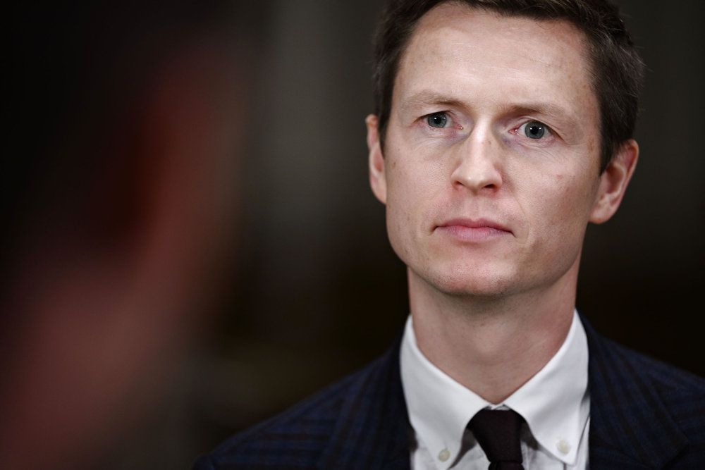 Uddannelses- og forskningsminister Jesper Petersen (S) mener blandt andet, at der skal være mere fokus på at løfte de praktiske færdigheder, når man skal forbedre pædagoguddannelsen.