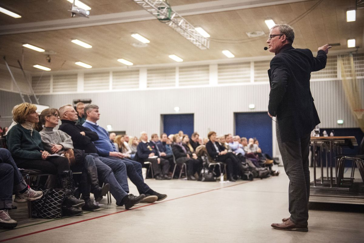 På et dialogmøde blev der sagt ytringer fra borgere, der gav anledning til overvejelser om sikkerheden for såvel Røde Kors’ medarbejdere på stedet, de kommende beboere og bygningen i Sandvad. Billedet her er ikke fra det pågældende møde.