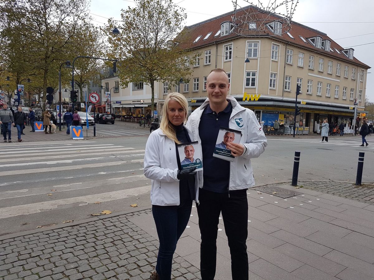 Claus Bøgh Svenningsen er opstillet til KV21 i Lyngby-Taarbæk Kommune for Nye Borgerlige. Her ses han sammen med partiformand Pernille Vermund op til valget i 2017.