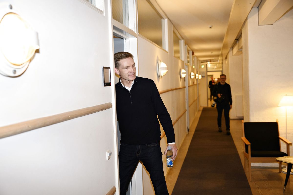 Dansk Folkepartis formand, Kristian Thulesen Dahl, er øjensynligt på vej ud af døren som DF-formand.