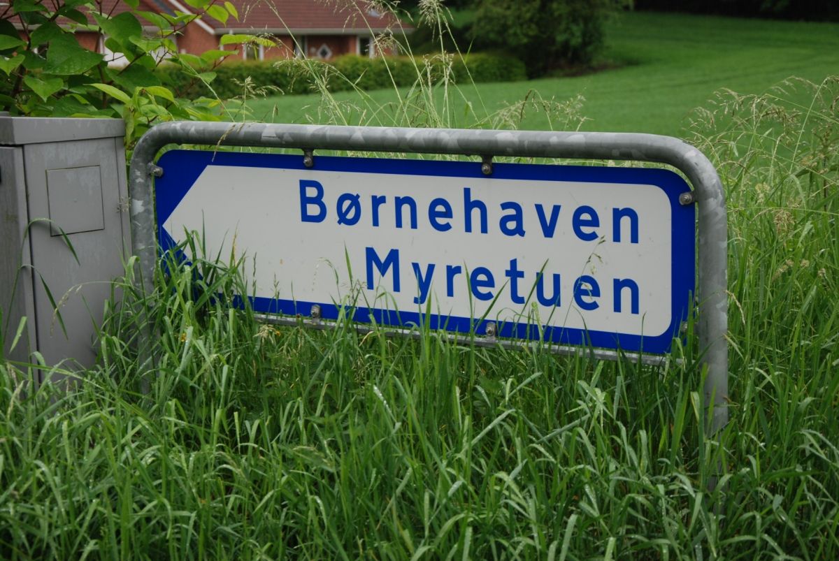 Planer om måske at nedlægge børnehuset Myretuen har givet afsæt for en kraftig debat, og nu er daginstitutionen sat under 'skærpet tilsyn'.