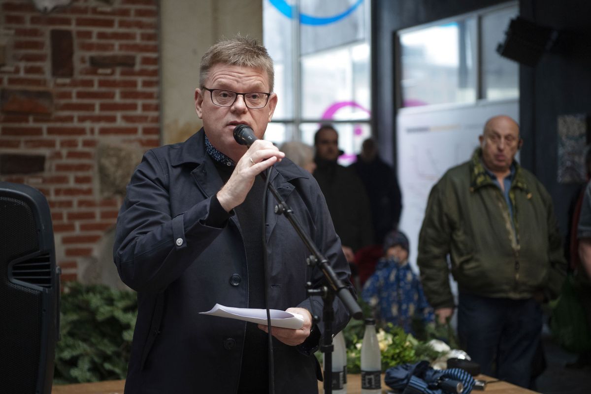 "Jeg anser det for fuldstændig urealistisk, at der ligger kæmpestore millionbeløb derude, som bare venter på at blive sparet," siger Randers-borgmester Torben Hansen (S) om påtvungne besparelser på eksterne konsulenter.