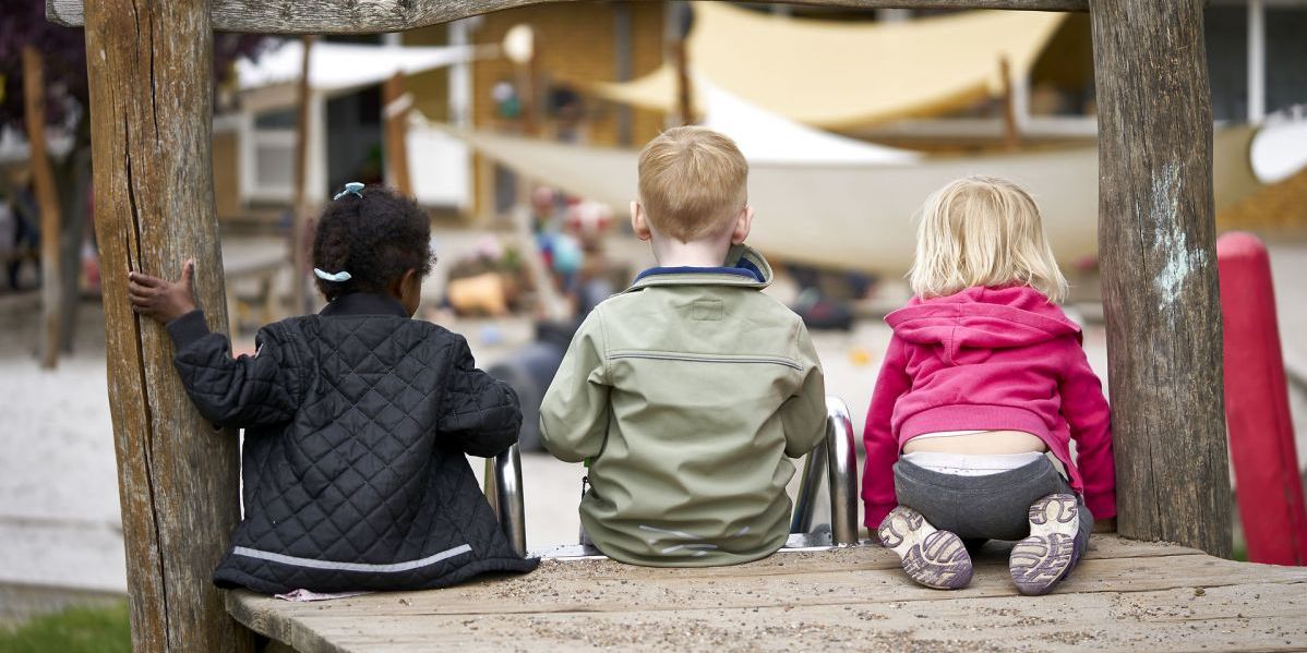 Flere børn forlader børnehaven i foråret før skolestart for at begynde i SFO. Forskere taler om en omsiggribende, ny skolestartsmodel.