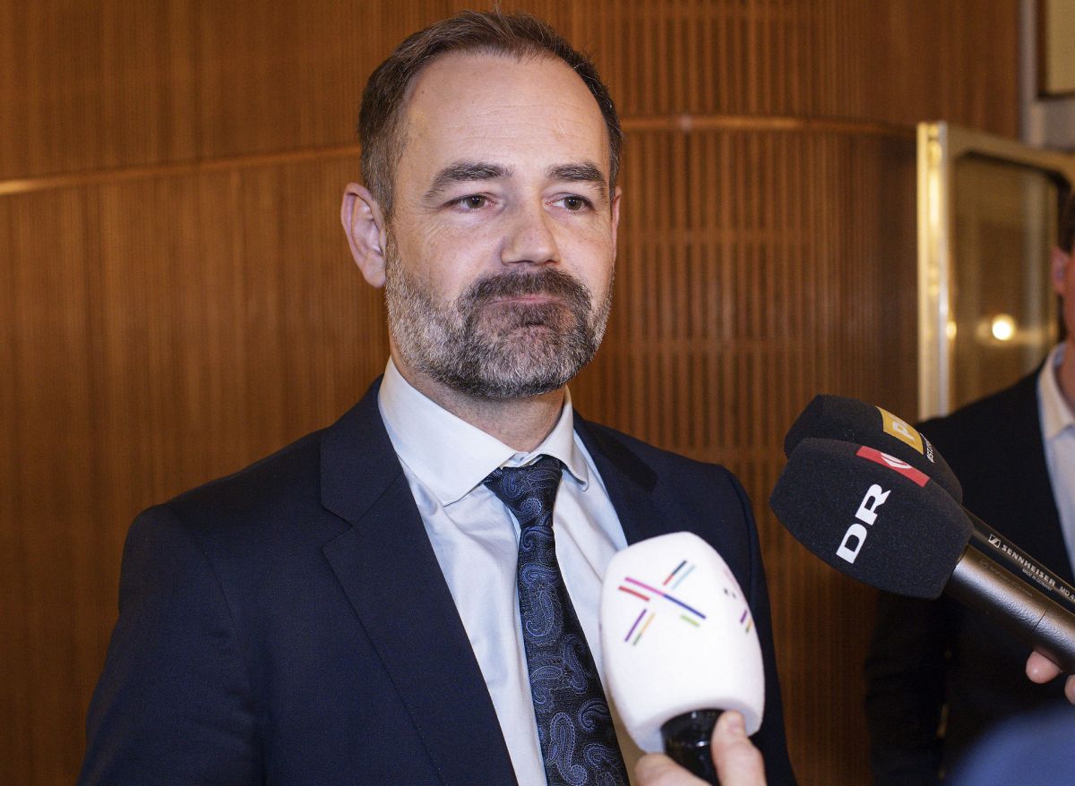 "I kommunerne forsøger vi nu at planlægge efter at stå klar med et nødberedskab," siger KL-formand Jacob Bundsgaard på baggrund af den stigende coronasmitte.