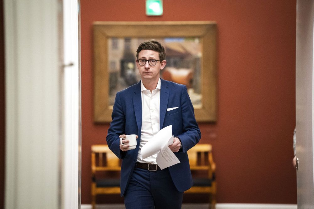 Karsten Lauritzen ankommer til Venstres gruppemøde, hvor Inger Støjbergs valgbarhed skal diskuteres, på Christiansborg onsdag 15. december 2021. (Foto: Ida Marie Odgaard/Ritzau Scanpix)