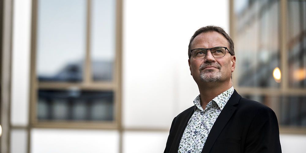 Gordon Ørskov Madsen, som er formand for Danmarks lærerforening, mener at det er tid til, at folkeskolerne arbejder bedre sammen med ungdomsuddannelserne. Han vil også styrke de unges vejledning, så man kan sikre, at flere unge mellem 16 og 24 år kommer sikkert fra folkeskolen og over i enten arbejde eller en ind i en ungdomsuddannelse.