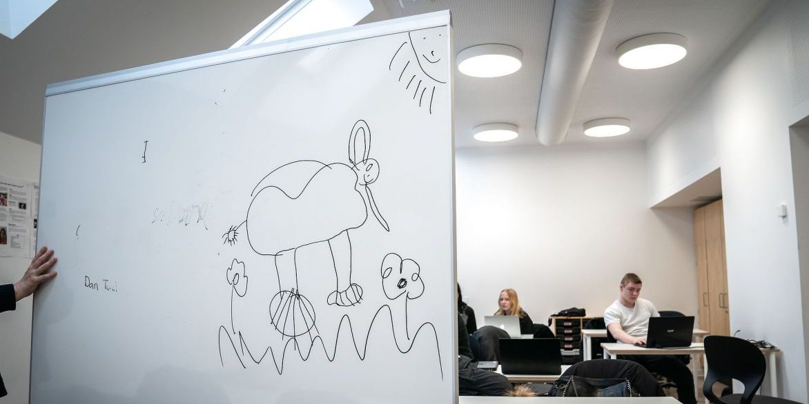 Nogle kommuner kan bryste sig af, at eleverne på kommunens skoler i gennemsnit trives godt.