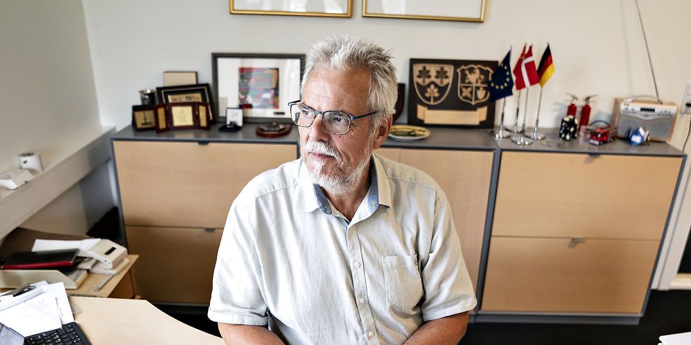 Leon Sebbelin (R), borgmester i Rebild Kommune indtil årsskiftet, er glad for frikommuneforsøget i kommunen. Han advarer dog om, at det er en lang proces at omstille sig og få implementeret en ny kultur med mindre dokumentation og færre regler.