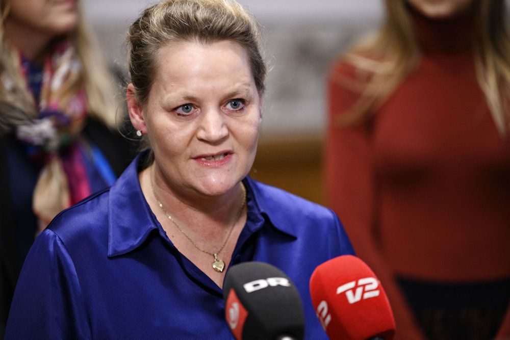 Karina Adsbøl (DF) har valgt side i formandskampen. Hun peger på Merete Dea Larsen som DF's næste formand. (Arkivfoto)