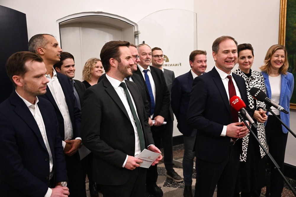 Finansminister Nicolai Wammen afholder doorstep om reformaftaler, i Finansministeriet i København, fredag den 21. januar 2022. Foruden regeringen har repræsentanter fra Dansk Folkeparti, Socialistisk Folkeparti, Radikale Venstre og Kristendemokraterne deltaget i de afsluttende forhandlinger.