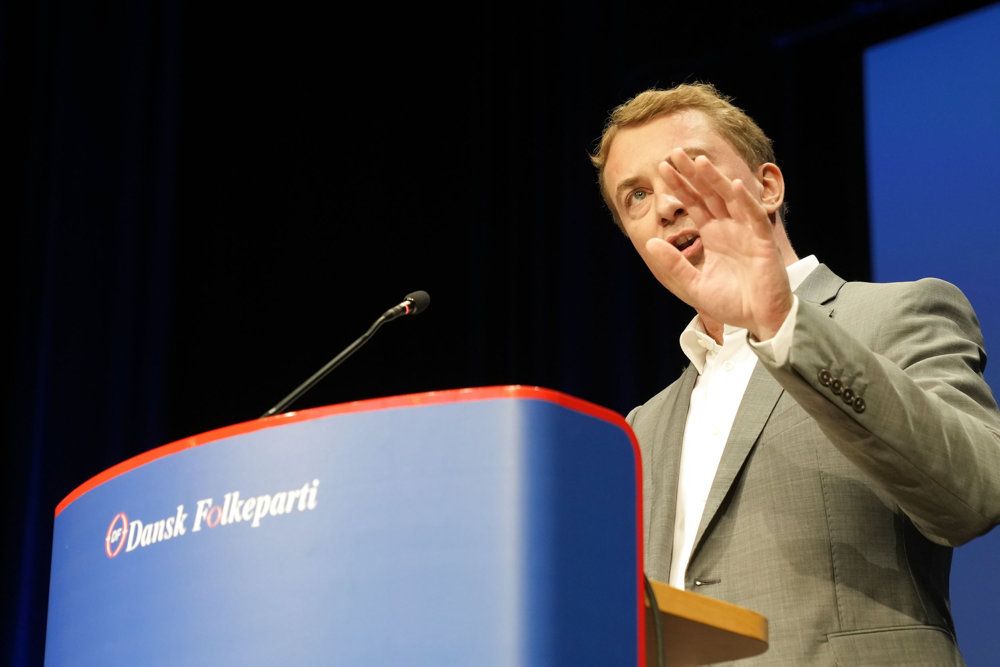 Dansk Folkepartis næstformand, Morten Messerschmidt, holder søndag tale ved partiets ekstraordinære årsmøde i Herning. Her skal partiet vælge ny formand.