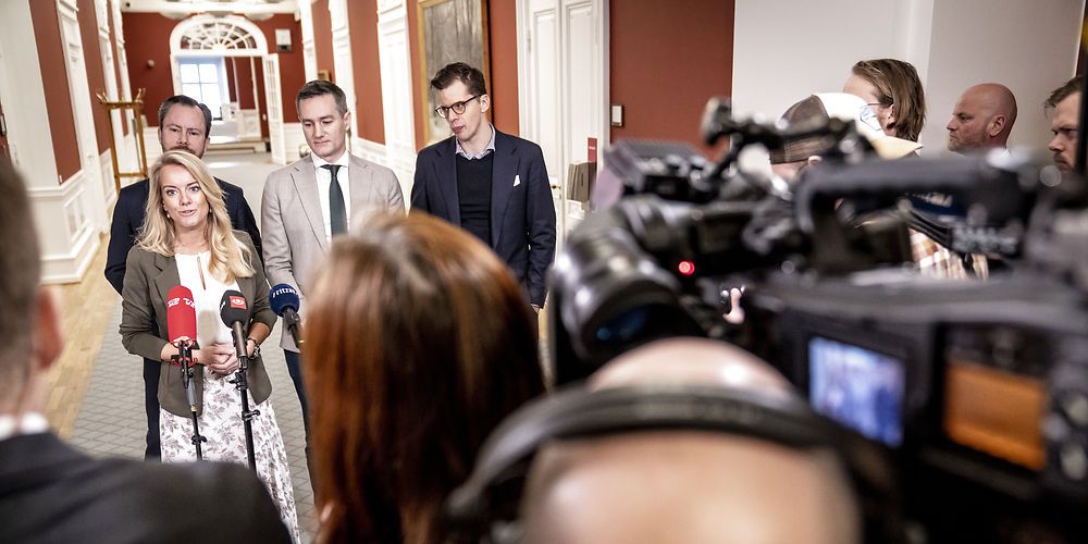 Ifølge Alex Vanopslag var det et krav fra Nye Borgerlige, at blå bloks forslag om lavere beløbsgrænse skulle indeholde et krav om udelukkelse af borgere fra en række muslimske lande. Nu viser nye tal, at antallet af borgere fra muslimske lande udgør under fem procent af det samlede antal udlændinge på beløbsordningen.