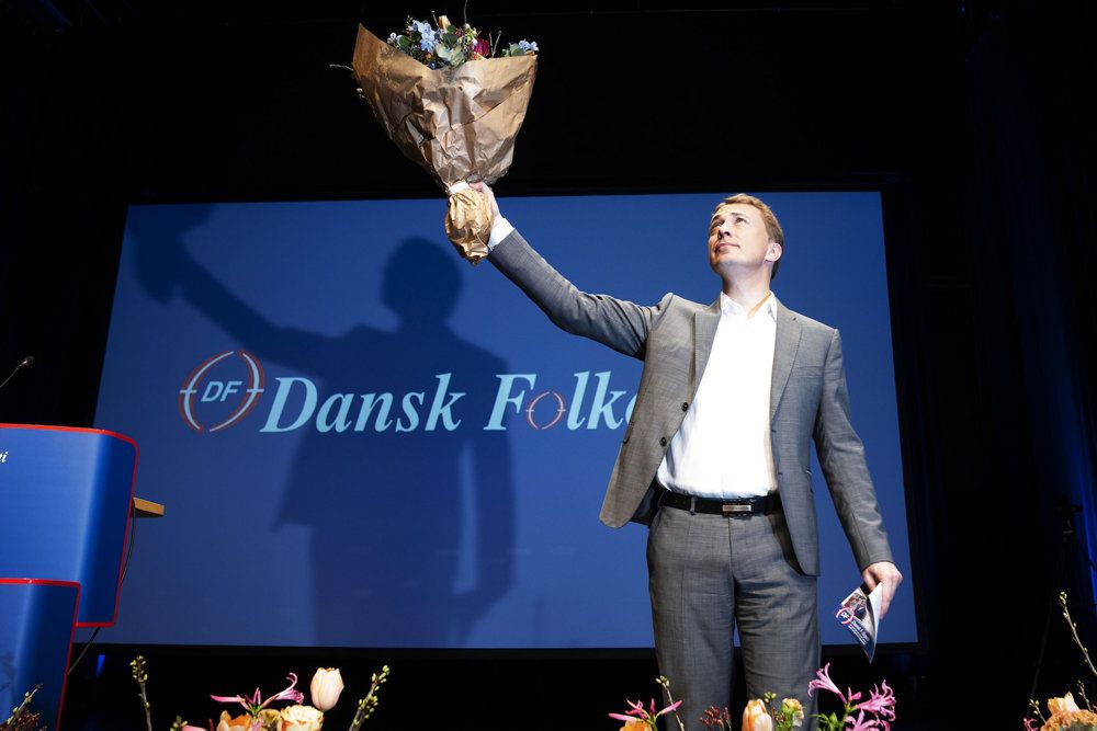 Morten Messerschmidt (DF) blev søndag valgt som ny formand for Dansk Folkeparti på et ekstraordinært årsmøde i Herning. Her fik han 60 procent af stemmerne.