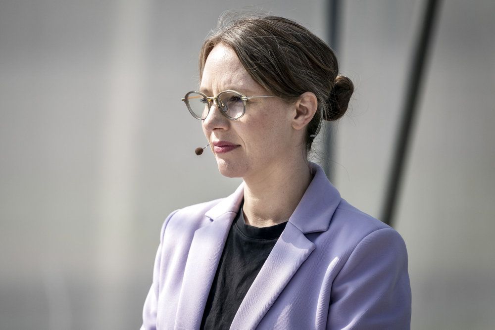 Affaldsgebyret skal flyttes fra borgere til virksomheder, så der udvikles emballage med henblik på genbrug, siger miljøminister Lea Wermelin (S). (Arkivfoto)