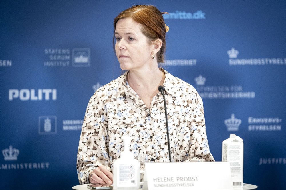 Vicedirektør i Sundhedsstyrelsen Helene Probst siger, at det er sundhedsmæssigt forsvarligt at lempe på anbefalingerne for isolation.