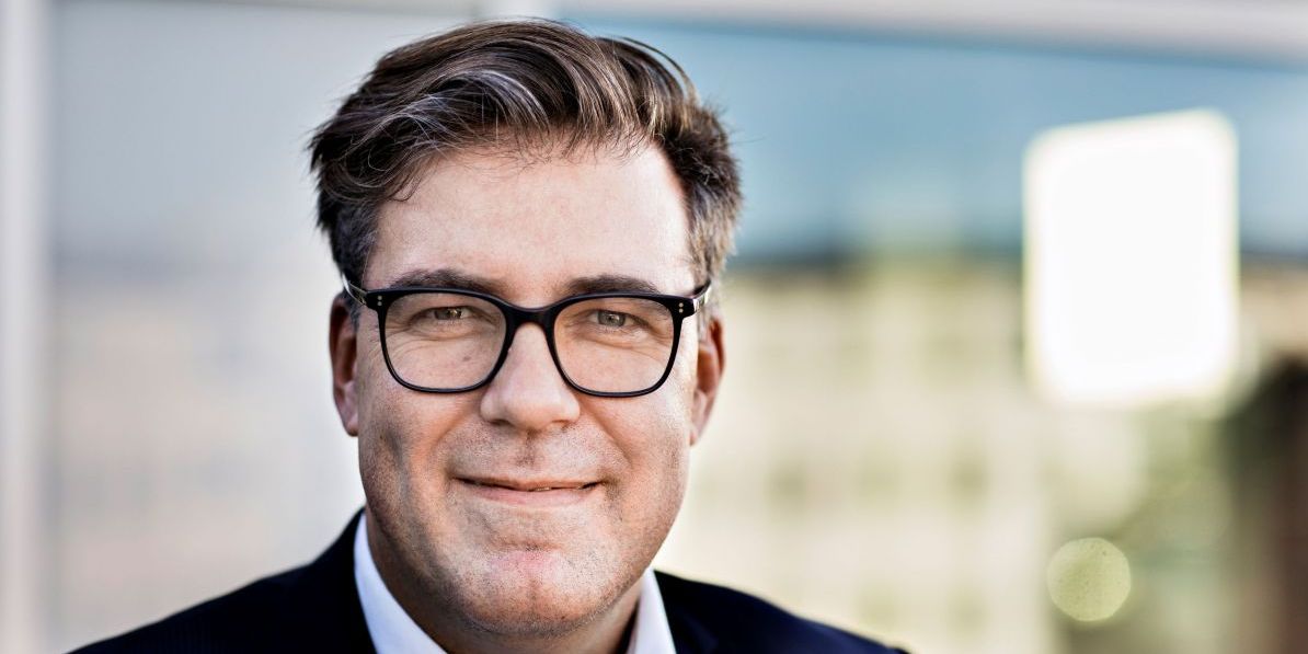 "Arealerne til de vedvarende energianlæg bliver en kampplads i fremtiden, og vi kommer ikke uden om solceller og vindmøller i naturen," skriver adm. direktør for Dansk Energi Lars Aagaard.
